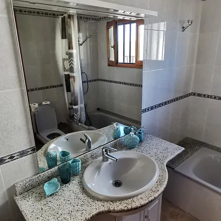 Juanita, Puerto Del Carmen, Lanzarote فيلة